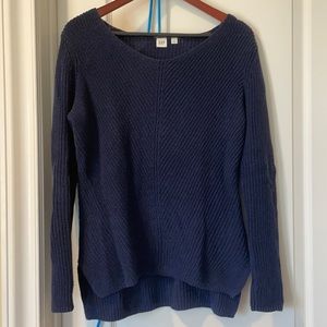 GAP NAVY SWEATER